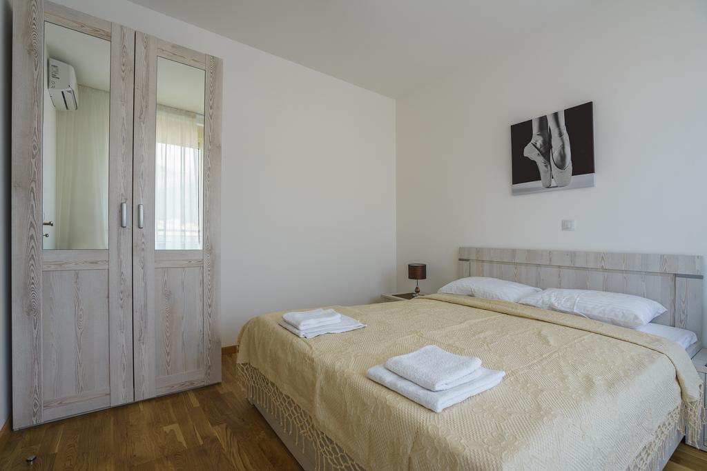 Apartments Lora Bokeljske Brigade Budva Buitenkant foto