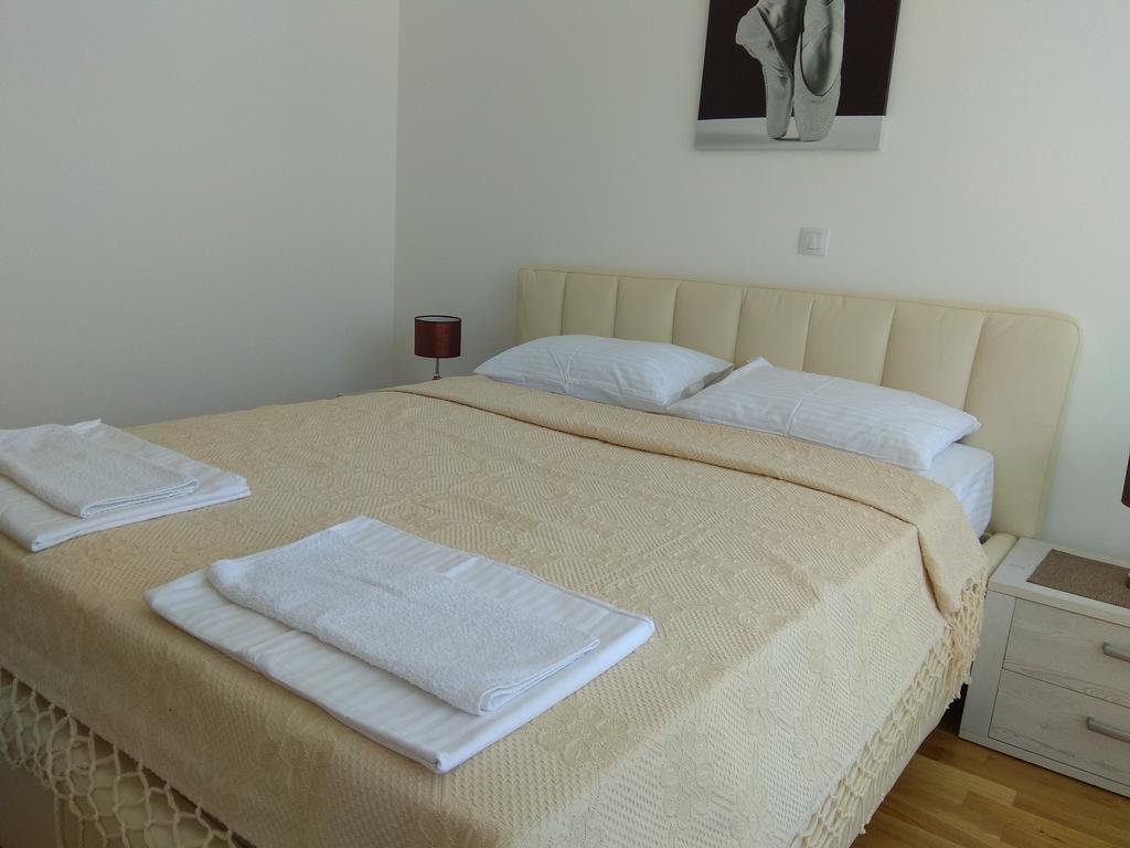 Apartments Lora Bokeljske Brigade Budva Buitenkant foto
